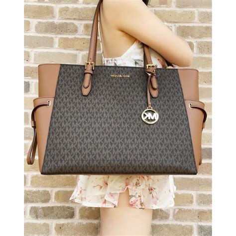 michael kors purse reviews|More.